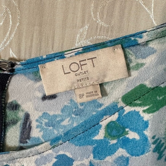 LOFT Outlet Blue Floral Puff-Sleeve Midi Dress Women’s Size 8P (Petite) - Picture 4 of 9